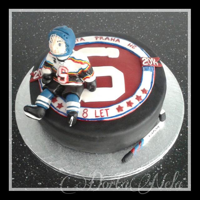 Hockey Puck With Hockey Player - Cake By Dortanela - Cakesdecor