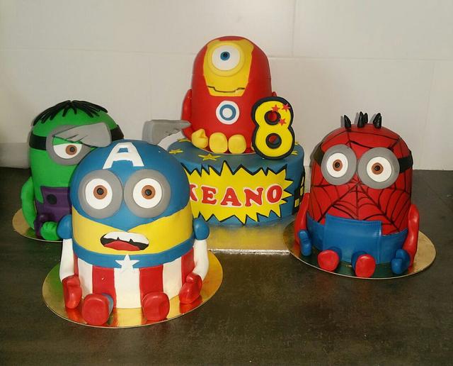 Superhero minions cakes