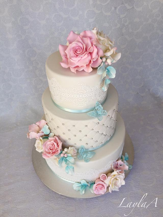 Wedding cake - Decorated Cake by Layla A - CakesDecor