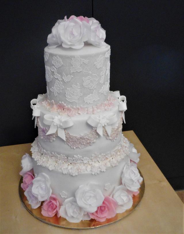 Wedding cake - Decorated Cake by Janka - CakesDecor