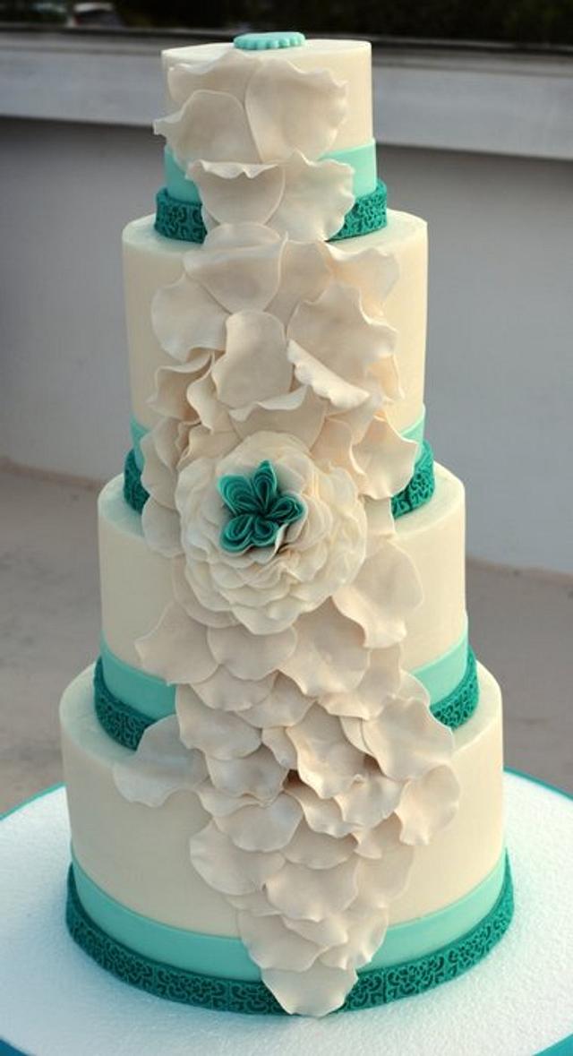 Teal and White Wedding Cake - Cake by Sugarpixy - CakesDecor