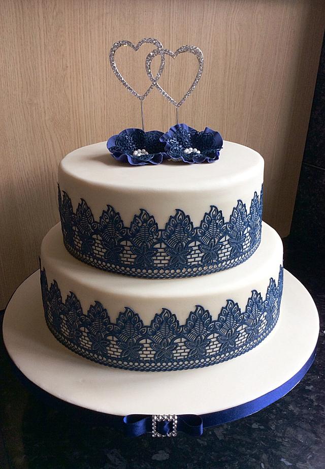 Navy and Ivory wedding cake - Cake by Deb-beesdelights - CakesDecor