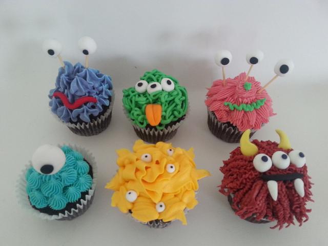 Monster Cupcakes - Decorated Cake by Tasha's Cake - CakesDecor