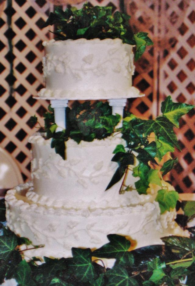 Ivy wedding cake in buttercream