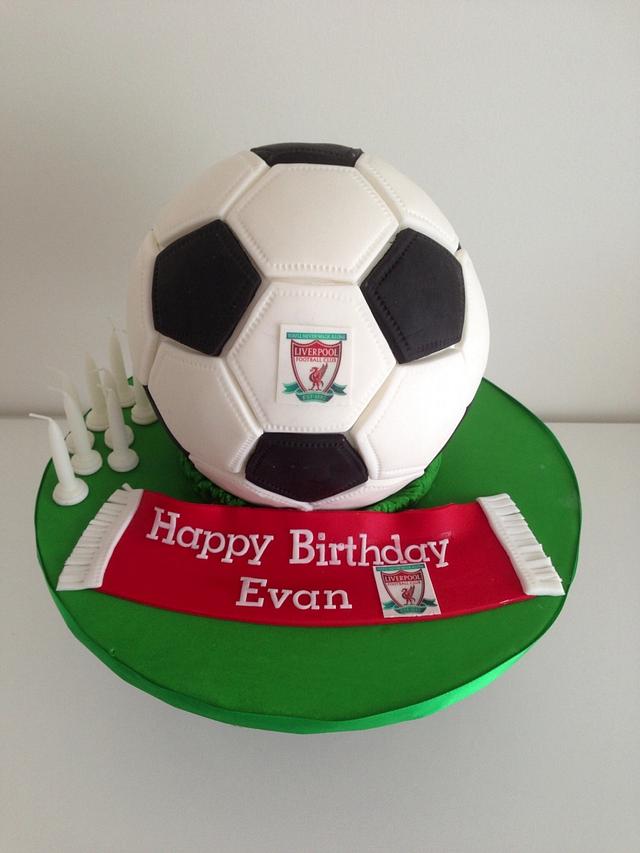 Soccer ball birthday cake - Decorated Cake by Priscilla's - CakesDecor