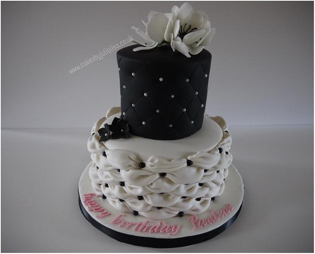 Black & White Anemone - Decorated Cake by Cakes by Julia - CakesDecor