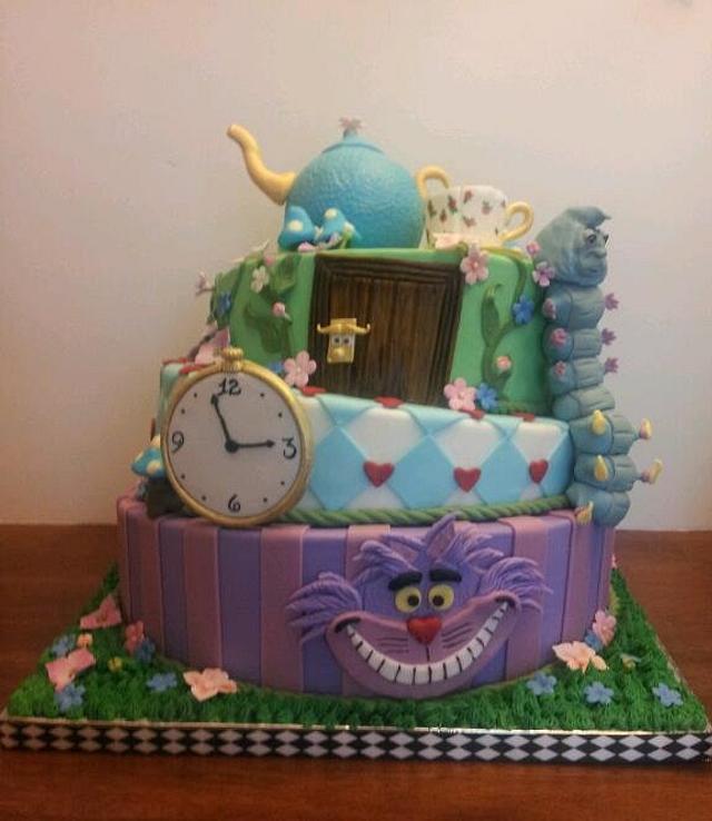 Alice In Wonderland - Decorated Cake By Diana - Cakesdecor