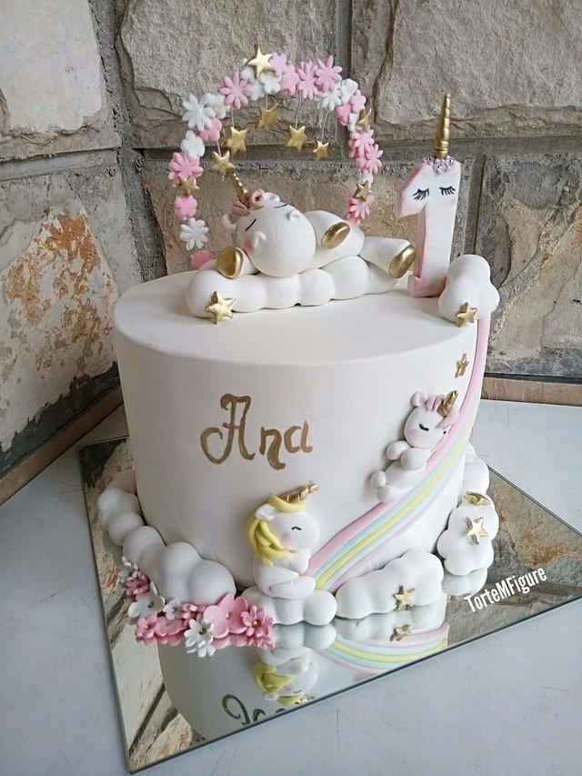 Unicorns fondant cake - Cake by TorteMFigure - CakesDecor