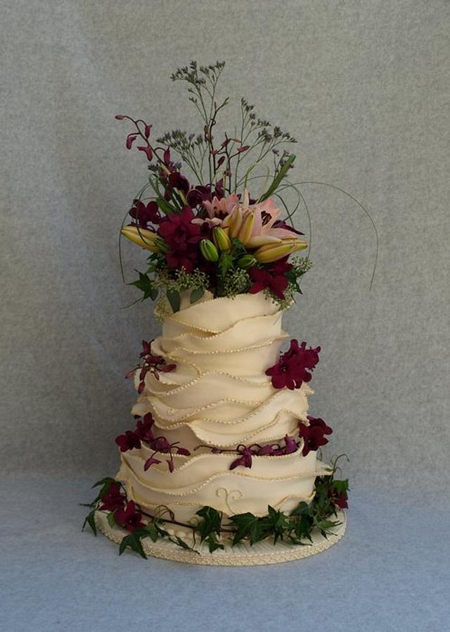 Ruffled & Wrapped - Decorated Cake By Havan A Taste - Cakesdecor