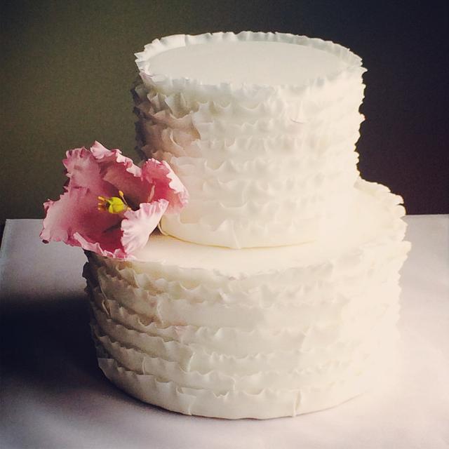 White Ruffled Cake - Decorated Cake by Huma - CakesDecor