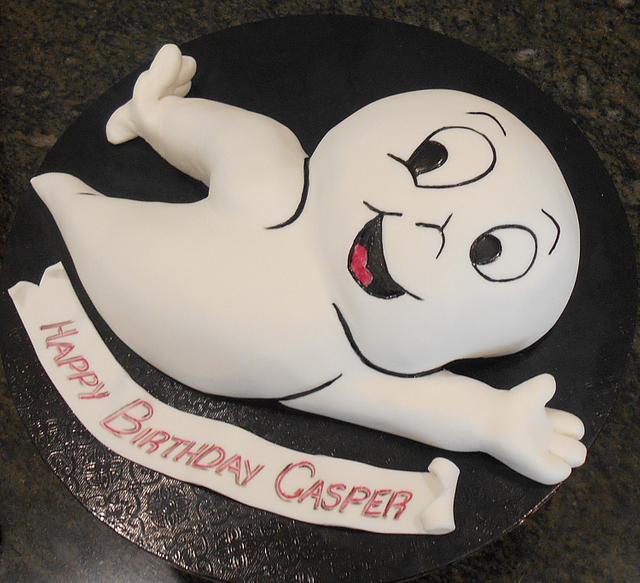 Casper the Ghost - Decorated Cake by Nada - CakesDecor
