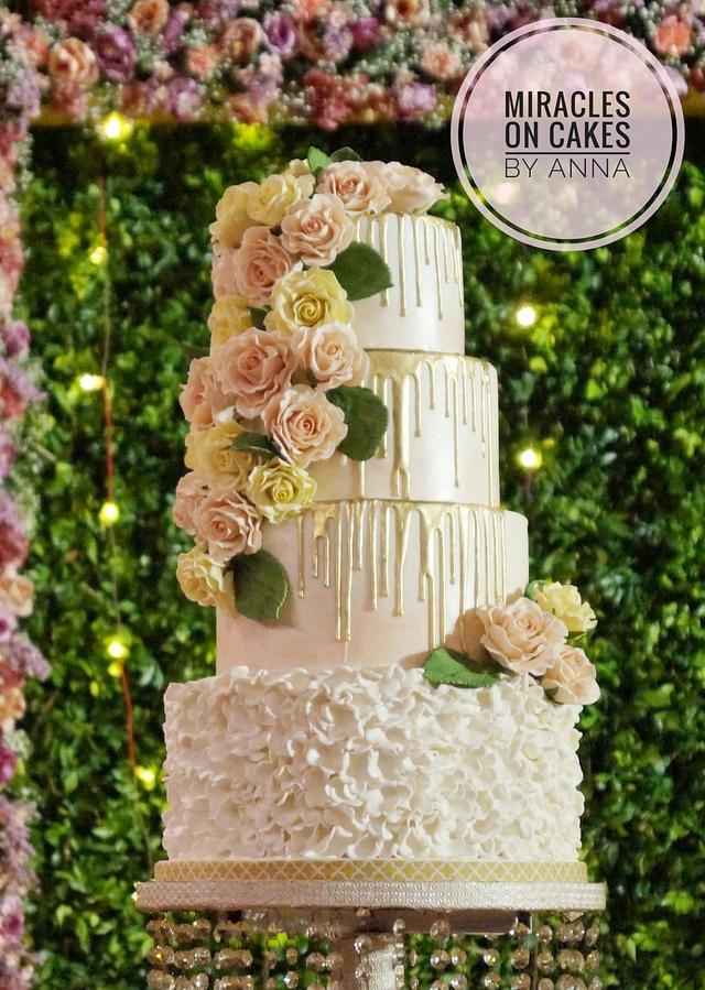 "Dreams come true" wedding cake Cake by Miracles on