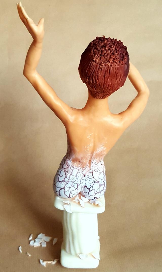 Statue coming to life Cake by Olanuta Alexandra CakesDecor