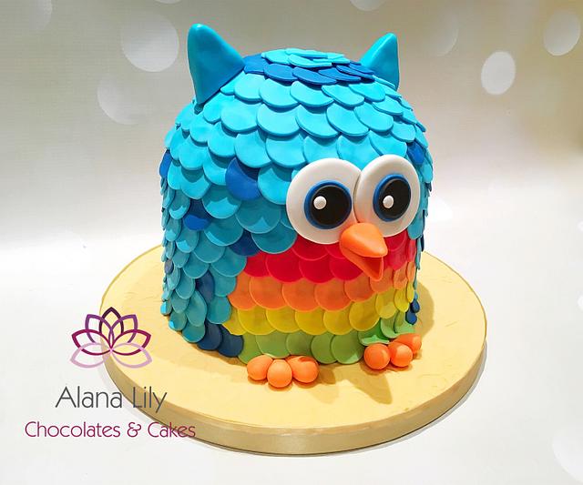 Cute Owl cake For both boys and girls