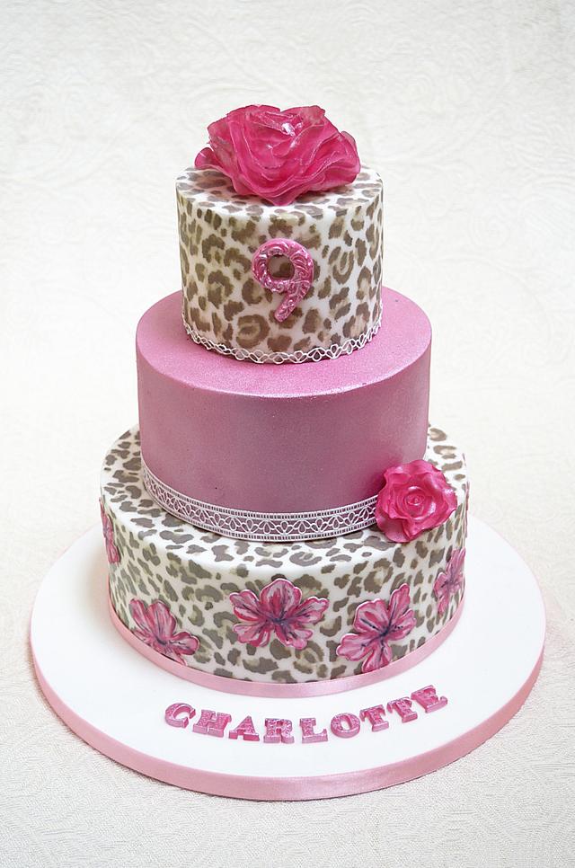 Leopard Print And Flowers - Decorated Cake By The Chain - Cakesdecor