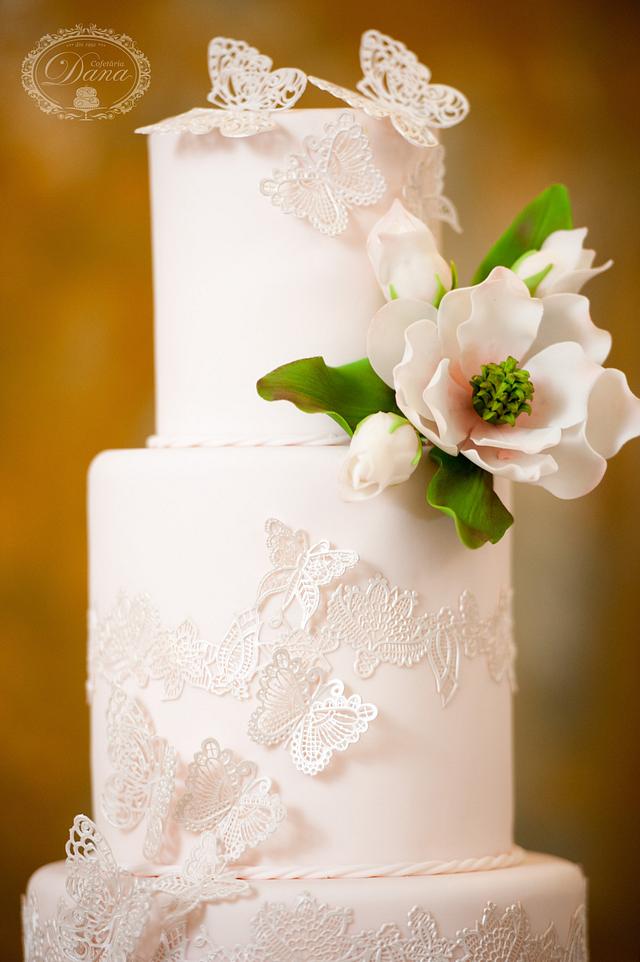 Sugar Lace And Magnolia Wedding Cake Cake By Cofetaria Cakesdecor 3258