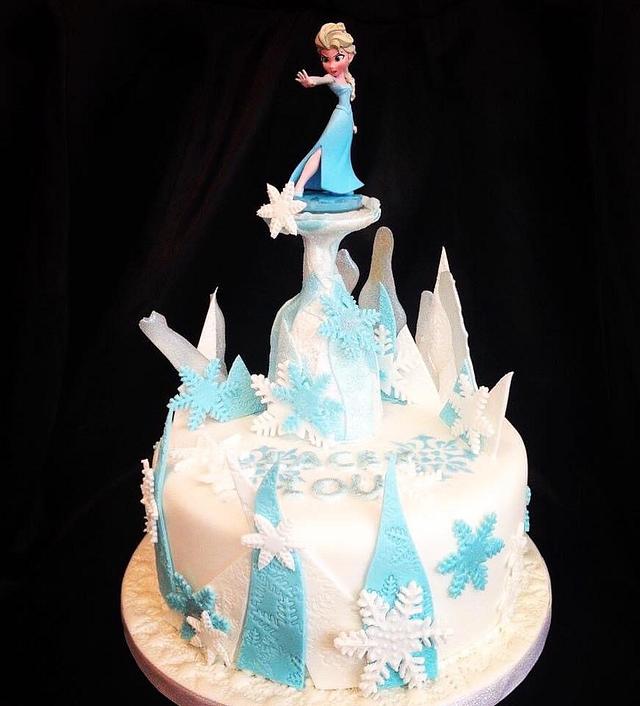 Elsa/Frozen Cake - Decorated Cake by Charlotte - CakesDecor