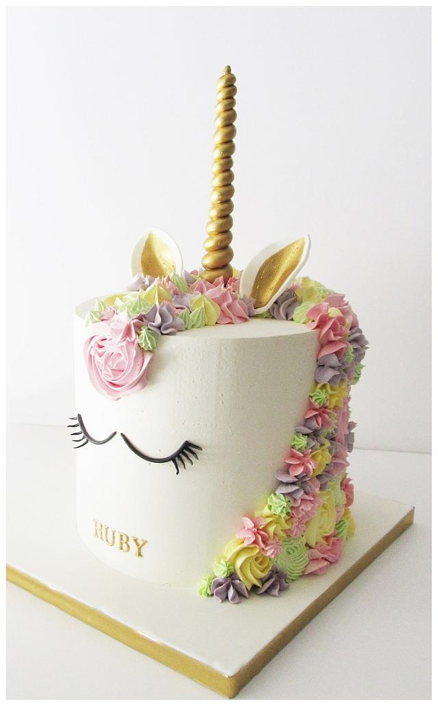 Unicorn Cake - Cake by Sylwia Jozwiak - CakesDecor