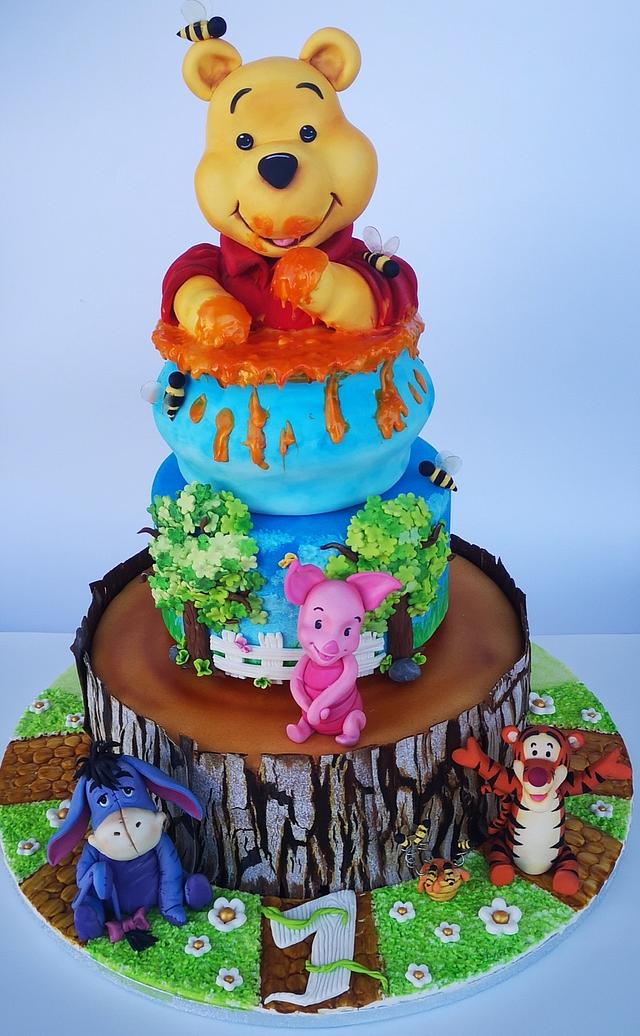 Winnie The Pooh Cake - Decorated Cake By Gianfranco - Cakesdecor