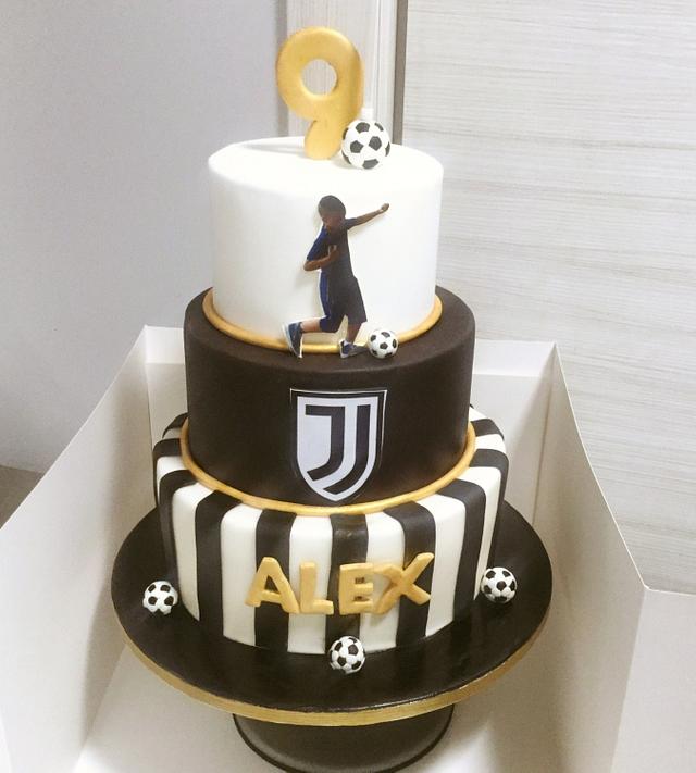 Juventus Cake Decorated Cake By Donatella Bussacchetti Cakesdecor