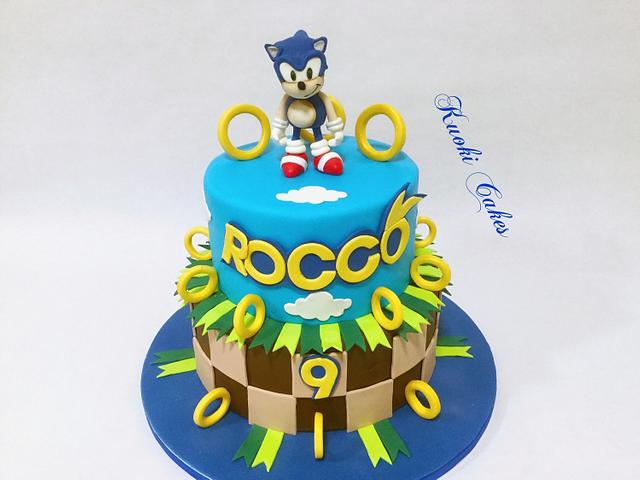 Sonic cake - Decorated Cake by Donatella Bussacchetti - CakesDecor