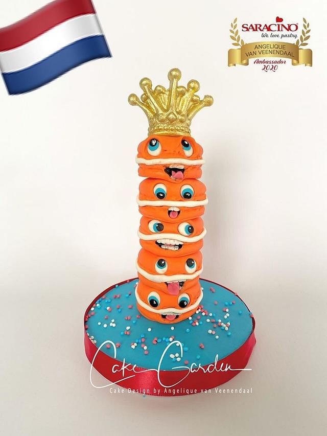 Macarons kingsday - Decorated Cake by Cake Garden - CakesDecor