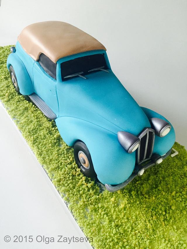 Vintage car cake. - Decorated Cake by Olga Zaytseva - CakesDecor