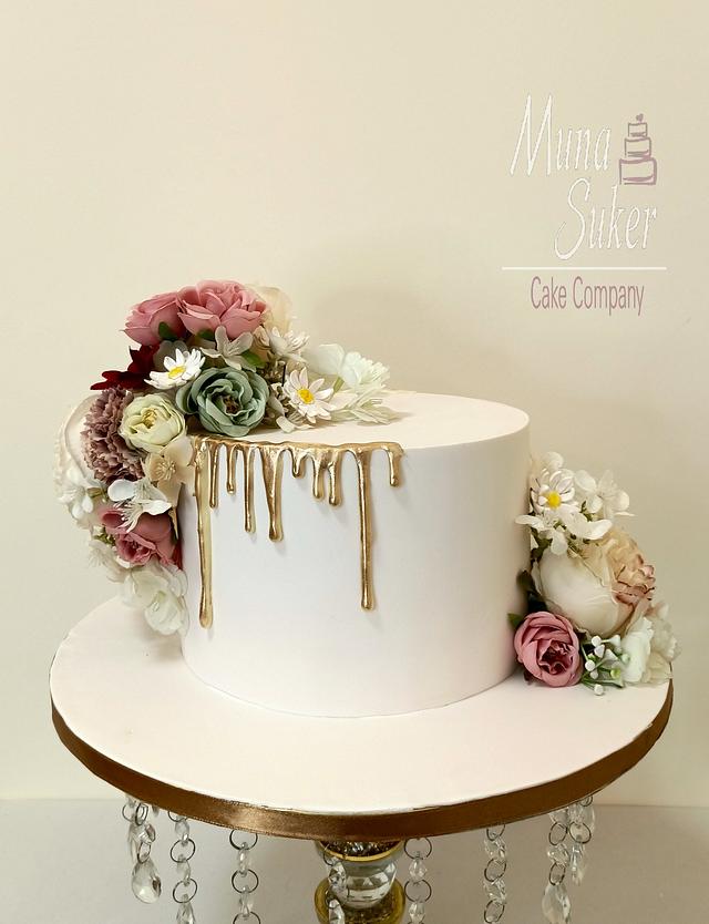 Wedding cake - Decorated Cake by MunaSuker - CakesDecor