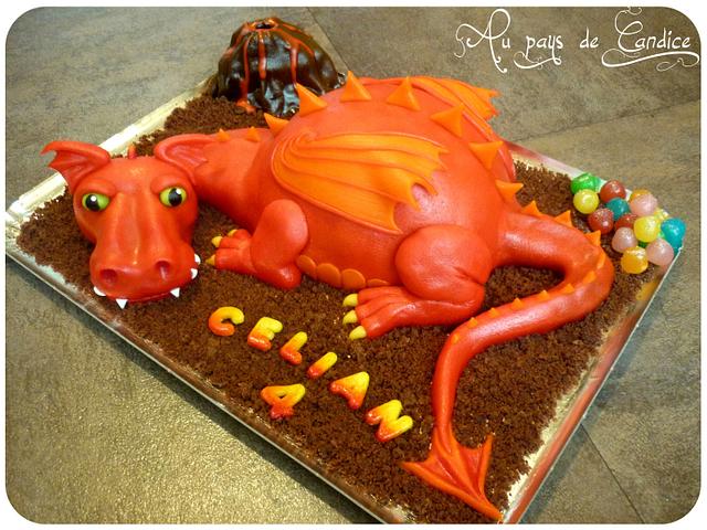 Dragon cake - Cake by Au pays de Candice - CakesDecor