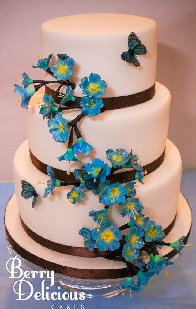 Cali's wedding cake Cake by Leauna CakesDecor