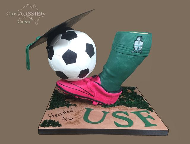 Graduation Themed 3D Cake – mabrook.me
