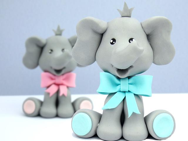 Elephant cake topper - Decorated Cake by Alex - CakesDecor