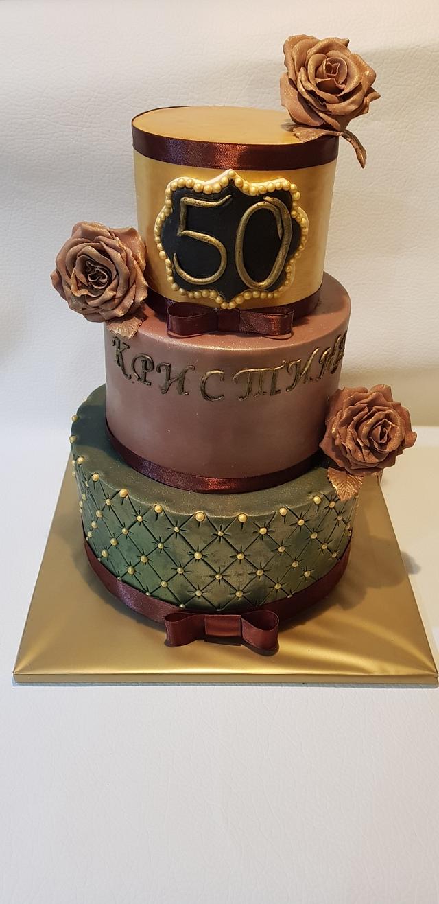 Gold cake - Decorated Cake by Ladybug0805 - CakesDecor