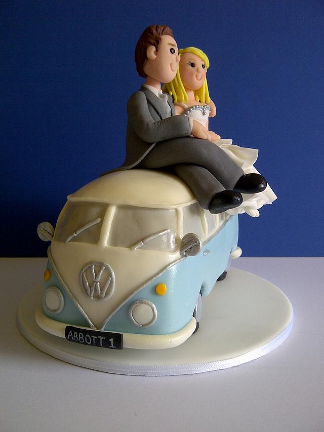 Camper Van Love - Cake by CakeyCake - CakesDecor