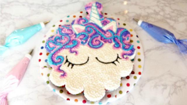UNICORN PULL-APART CUPCAKE CAKE!
