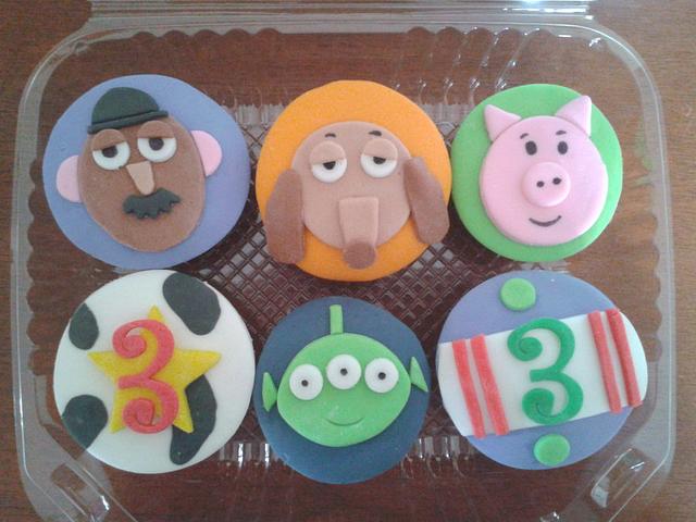 toy story cup cakes