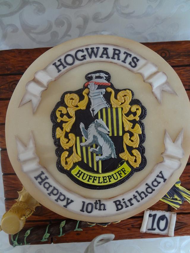 Harry Potter Hufflepuff Cake - Cake by Custom Cakes by - CakesDecor