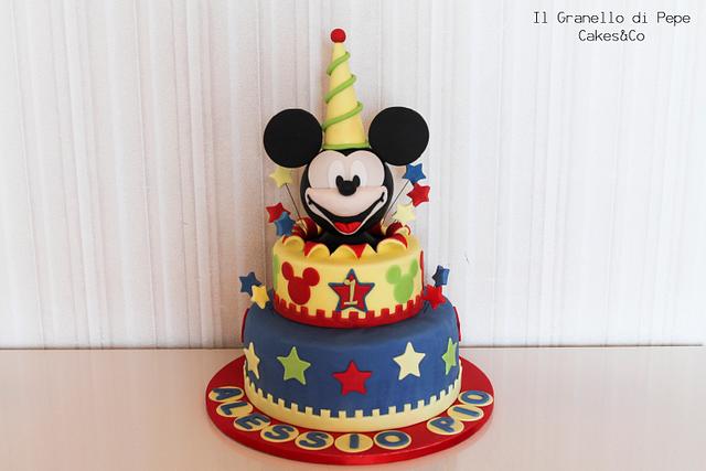 ''explosion Of Mickey Mouse'' Cake - Decorated Cake By Il - Cakesdecor