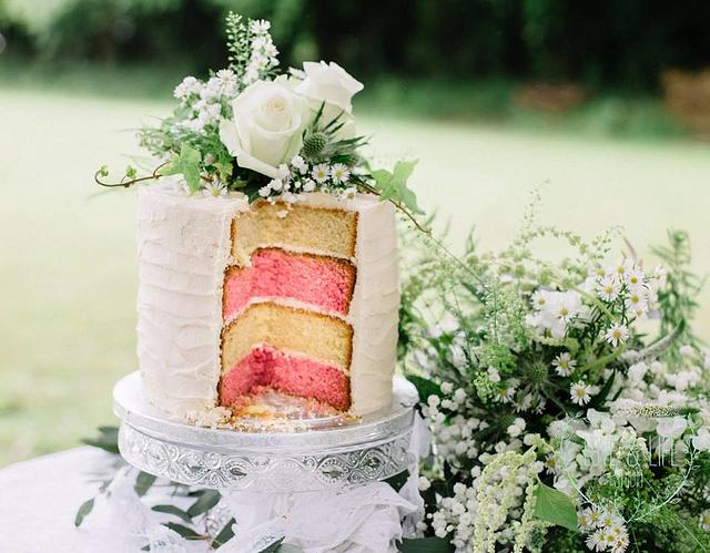 Rustic Wedding Cake - Decorated Cake by I Cake You - CakesDecor