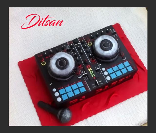 Dj Cake Decorated Cake By Ditsan Cakesdecor 2329