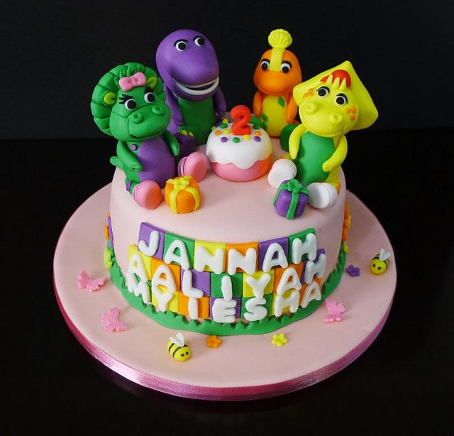 Barney & friends cake - Decorated Cake by Gracielicious - CakesDecor