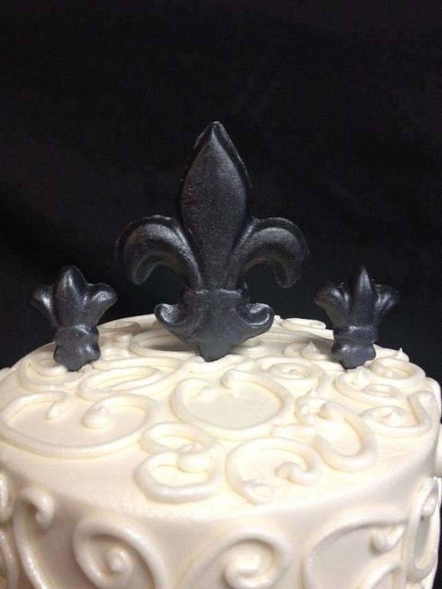 Fleur de Lis Decorated Cake by Melissa CakesDecor