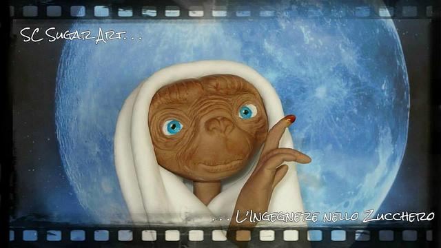 E.T. cake topper