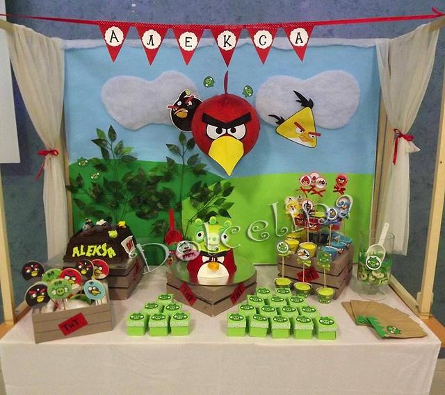 Angry Birds sweet table