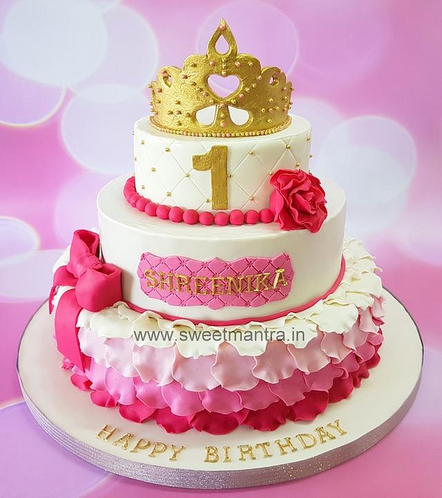 Send designer princess cake for girls online by GiftJaipur in Rajasthan