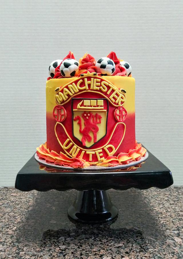 Manchester United - Decorated Cake by Anchored in Cake - CakesDecor