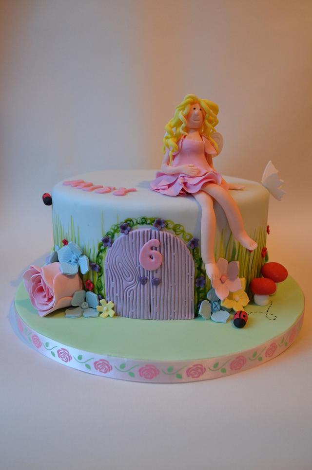 Flower Fairy - Decorated Cake by Suzi Saunders - CakesDecor