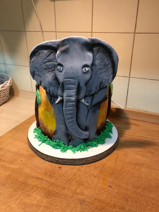 Elephant - Cake by Bakingpearl - CakesDecor