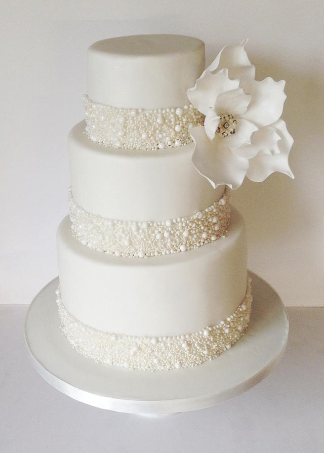 Pretty white bling - Decorated Cake by Happyhills Cakes - CakesDecor