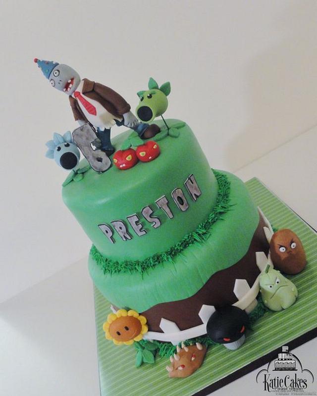 Plants vs Zombies Birthday Cake - Cake by Katie Cortes - CakesDecor